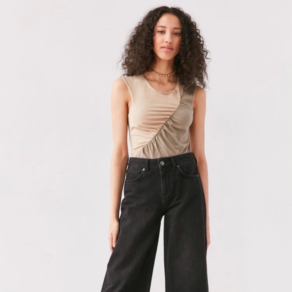 UO Ruched Crop Top